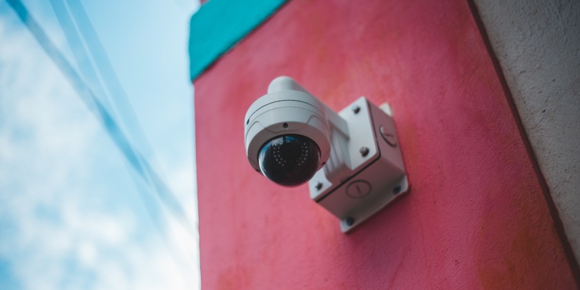 Dobra kamera do monitoringu w nocy – jaką wybrać?